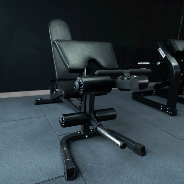 Verstelbare Fitnessbank met legcurl