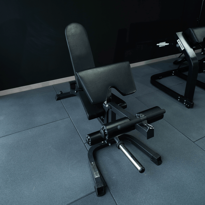 Verstelbare Fitnessbank met legcurl