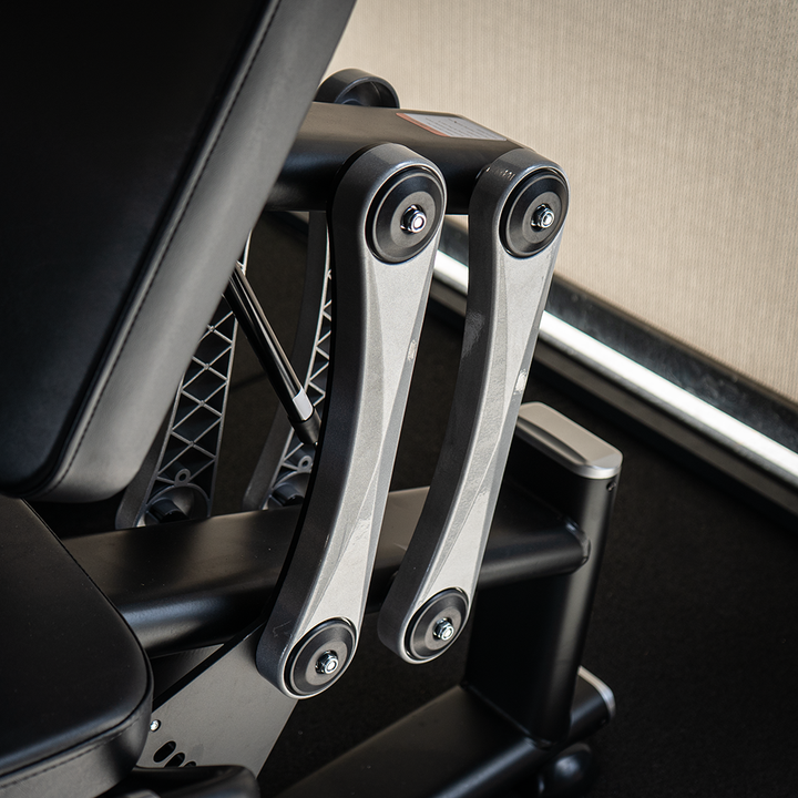 Leg Extension and Leg Curl | Dual selectorized machine - Pro Series